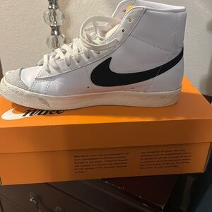 Nike blazer mid 77